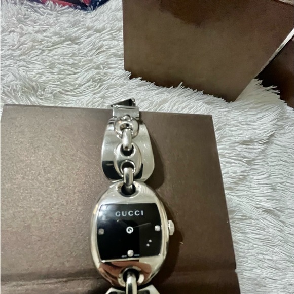 Gucci Bangle Chain Watch - Picture 5 of 12